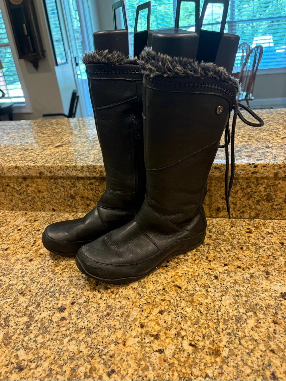 The North Face Janey Black Leather Primaloft Winter Boots size 7.5 Lace up Back